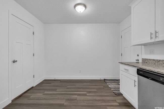 Building Photo - 619 Shay Ln