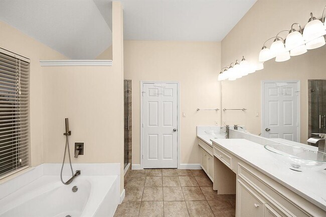 Building Photo - 4807 Taylor Lake Ct