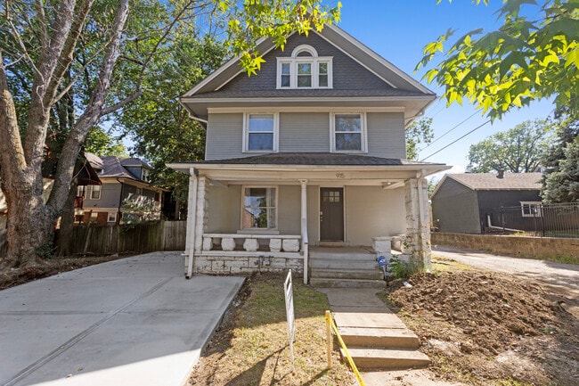 Building Photo - 915 E 29th St