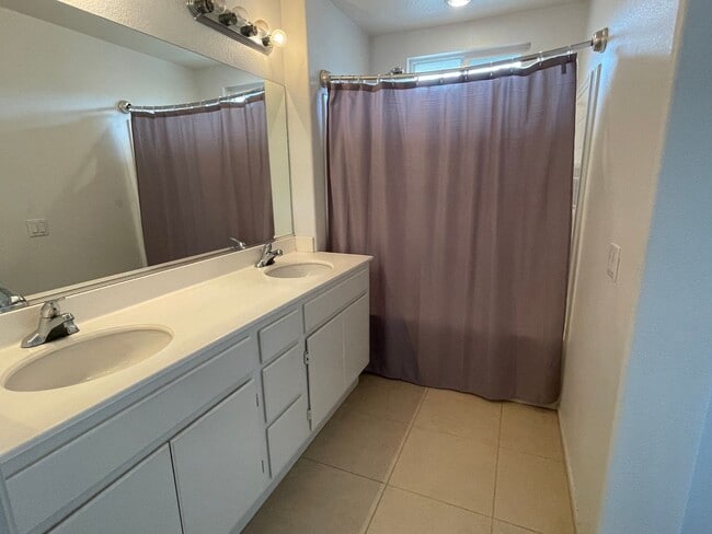 Building Photo - 2 Bedroom Condo in Otay Ranch