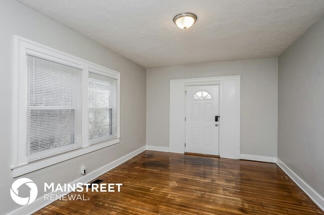 Building Photo - 1821 W Lee St