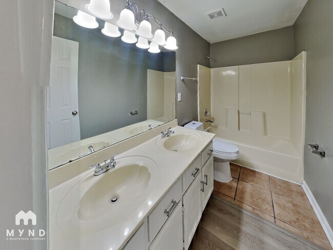 Building Photo - 1234 Grange Way Dr