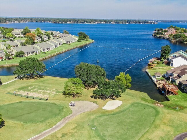 Building Photo - 1413 E April Villa