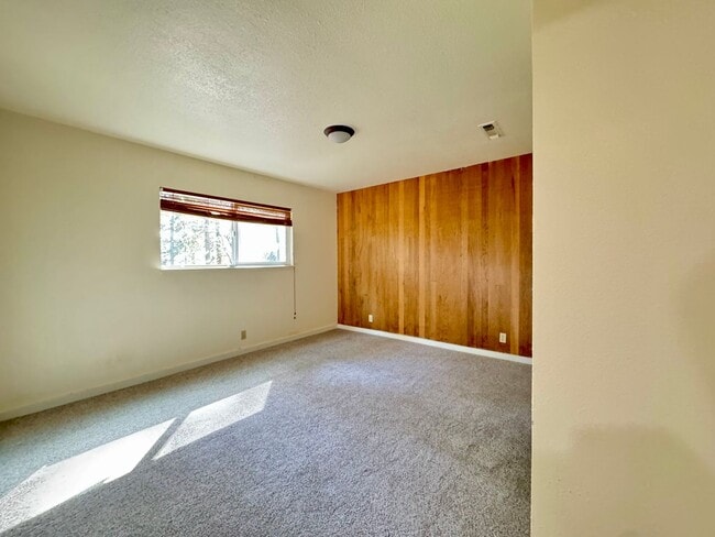 Building Photo - 4-bed 3-bath home in Nevada City!