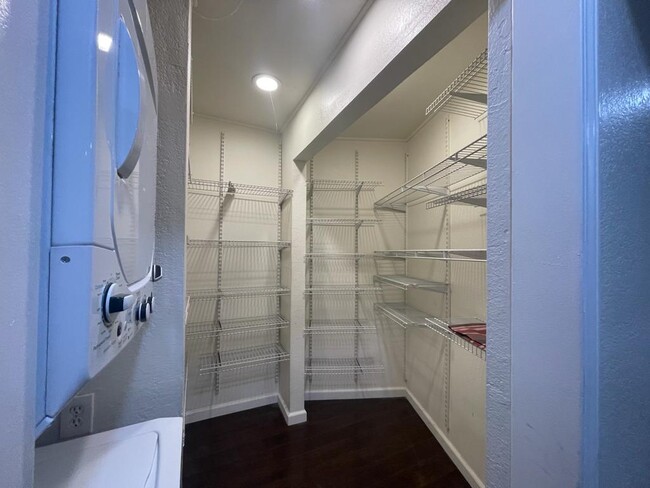 Pantry with Washer Dryer - 47112 Warm Springs Blvd