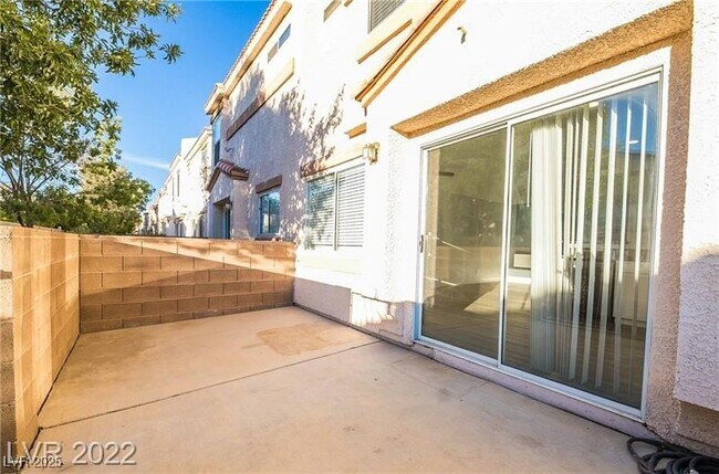 Building Photo - 3305 Cheyenne Gardens Way