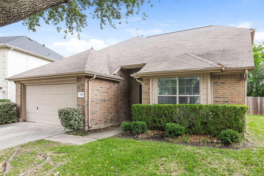 Building Photo - 6030 NW Creek Cir