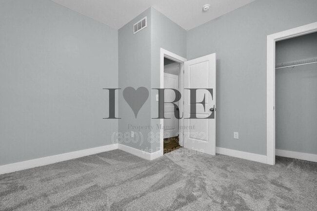 Building Photo - 429 E Mithoff St