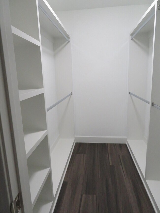 Building Photo - 11619 Bowlan Ln