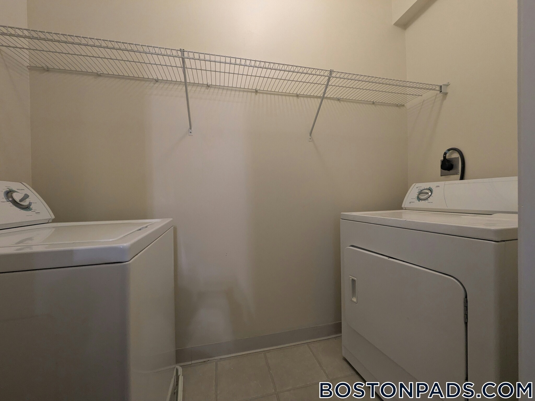 Building Photo - 311 Lowell St