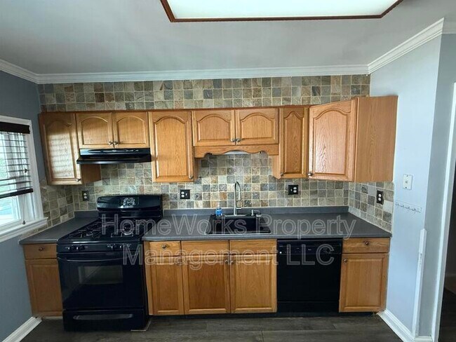 Building Photo - 125 Cherrydell Rd
