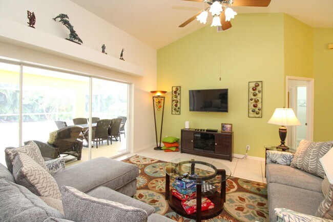 Building Photo - ** 4 BED-3 BATH PRIVATE SINGLE FAMILY POOL...