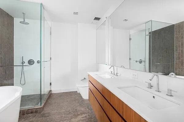 Building Photo - 447 W 18th St