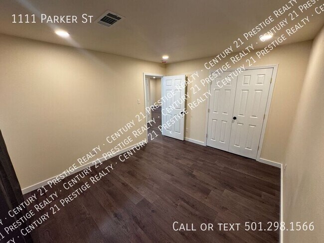 Building Photo - 1111 Parker St