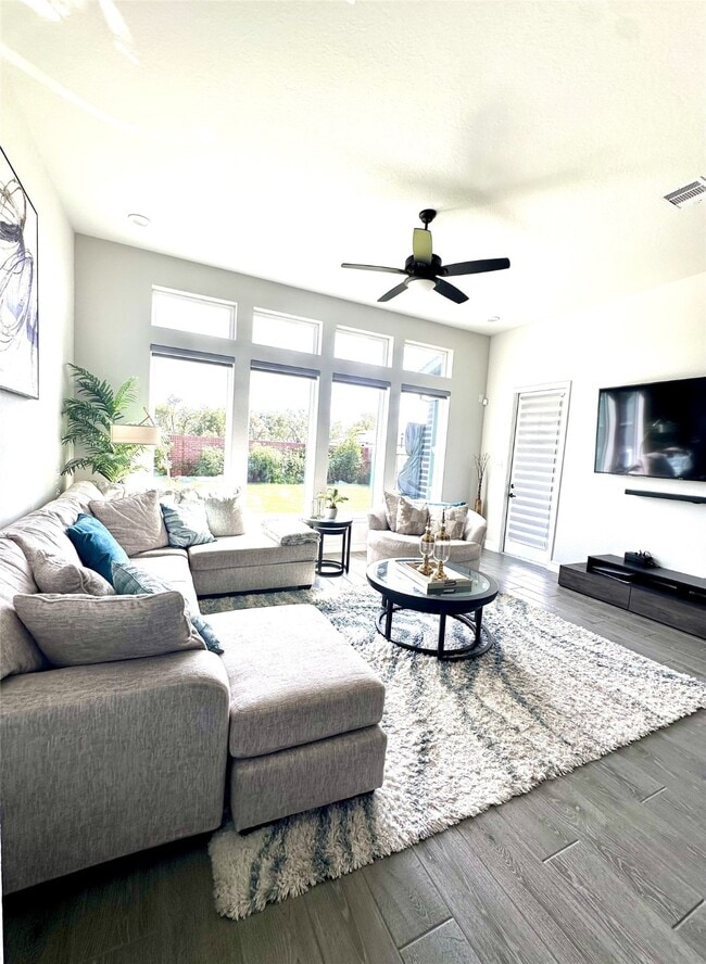 Building Photo - 10130 Water Harbor Dr