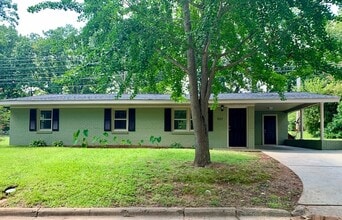 Building Photo - 907 Boyce St