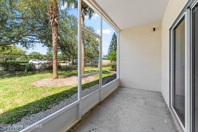 Building Photo - 1020 Venetian Dr