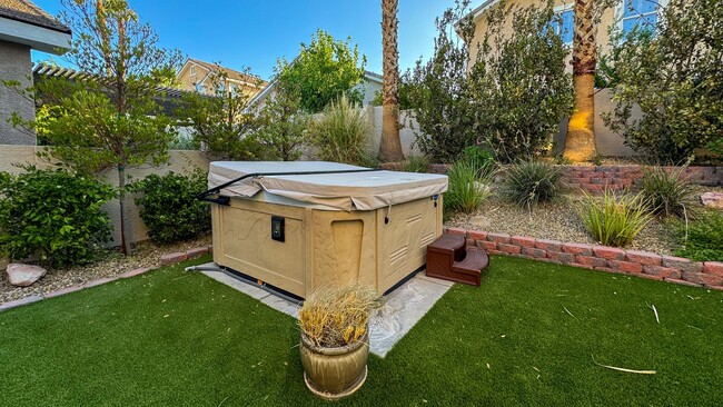 Building Photo - Freshly Updated 3BD Home, Island Kitchen &...