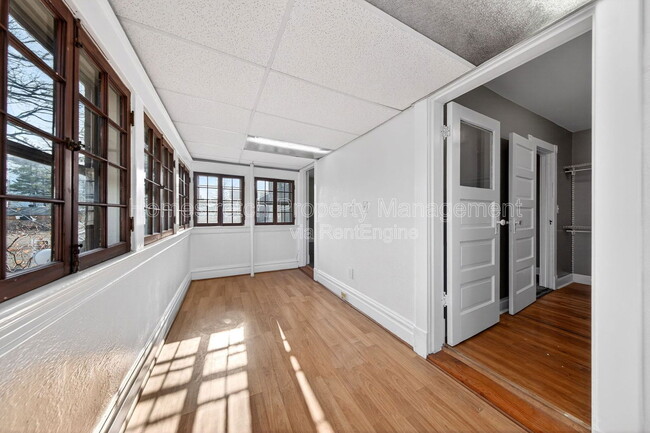 Building Photo - 2424 Oakland Ave