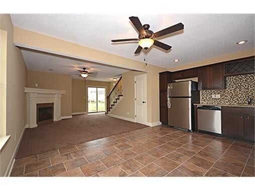 Building Photo - 3 Bedroom, 2.5 Bath Townhome in Fox Creek Subdivision with a 1 car garage