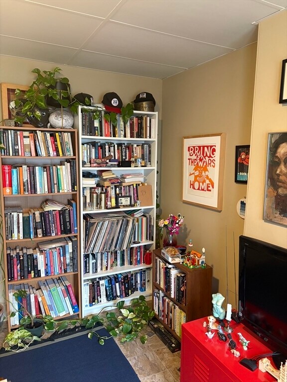 Building Photo - 53 Oak St