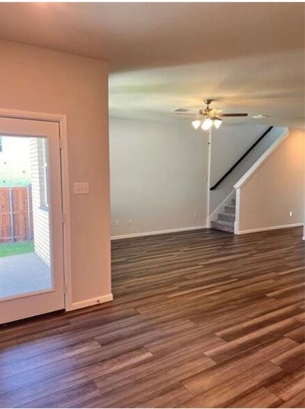Building Photo - 900 Portina Dr
