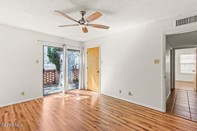 Building Photo - 7465 Stoney Hill Dr