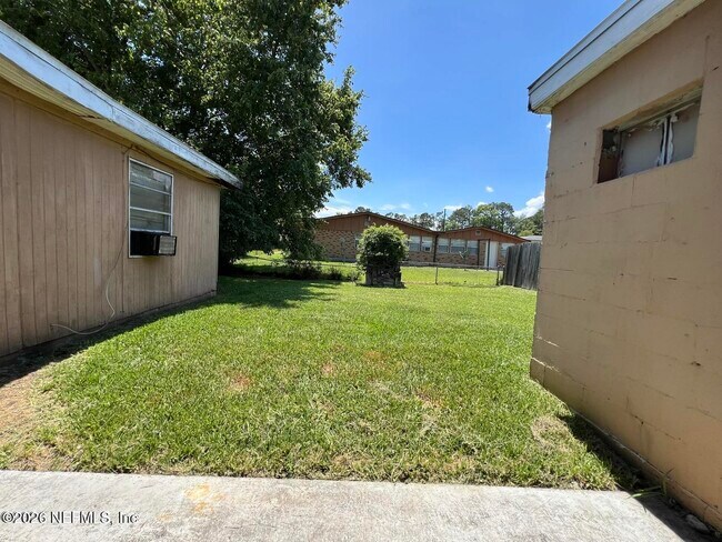 Building Photo - 6634 Kinlock Dr