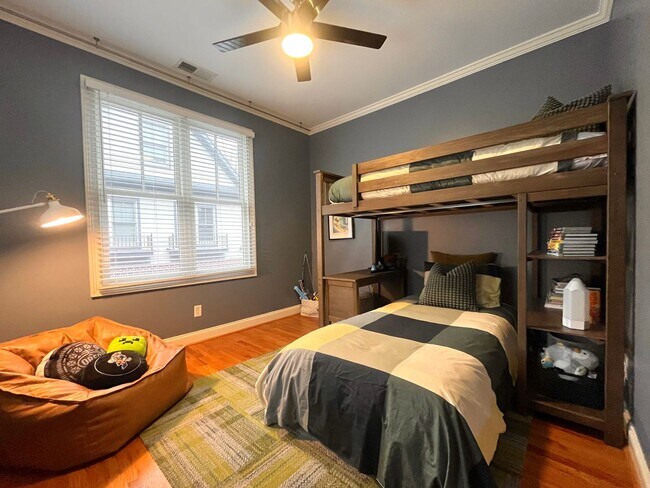 Building Photo - Townhome Available in North Main Community Downtown Greenville!