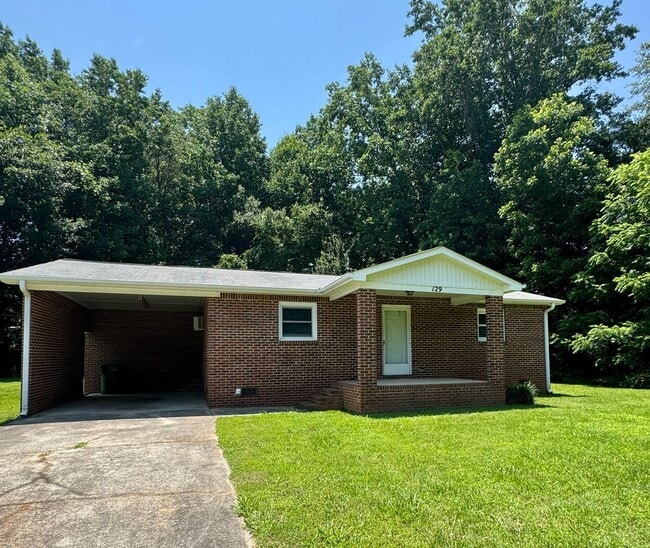Primary Photo - Move-in Ready!