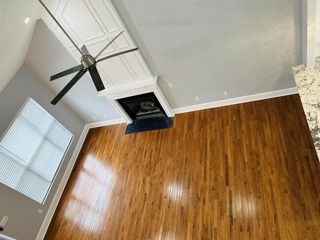 Building Photo - 305 Claybrooke Dr