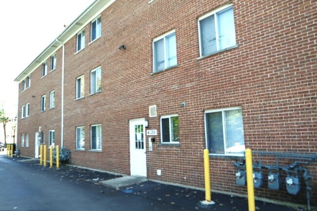 Building Photo - 4120 Williamsburg Ct