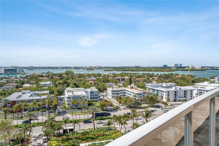Building Photo - 10225 Collins Ave