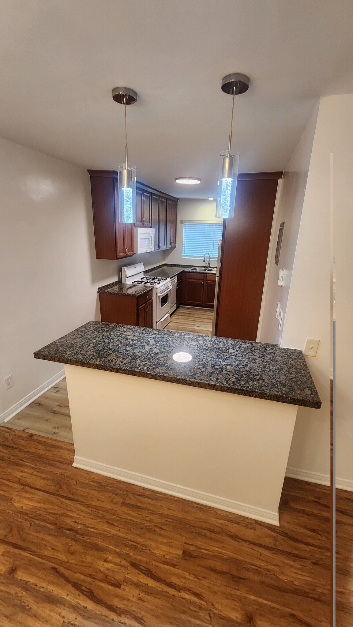 Building Photo - 14804 Dickens St