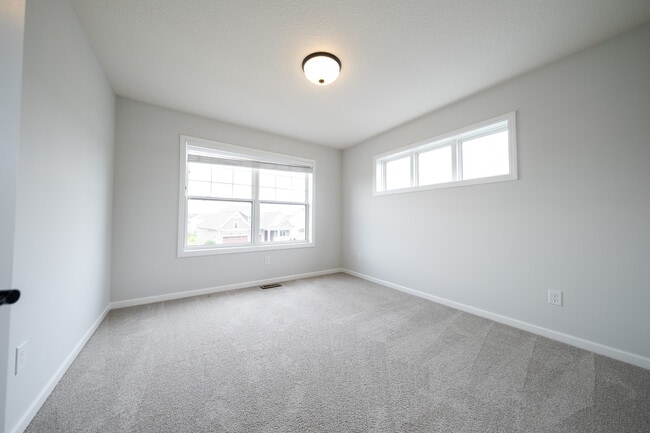 Building Photo - 3849 Thrush St
