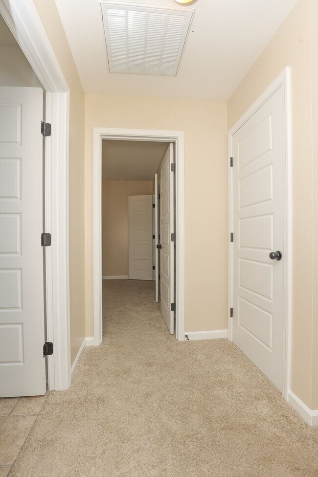 Building Photo - The Landing at Mill Creek community!  Washer / Dryer included