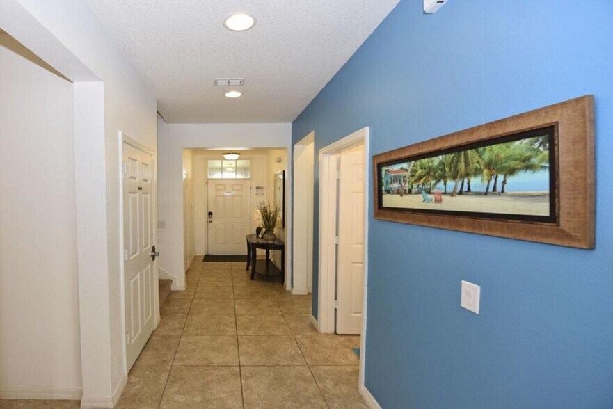 Building Photo - 1299 Yorkshire Ct