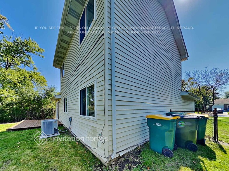 Building Photo - 6791 Redwing Dr