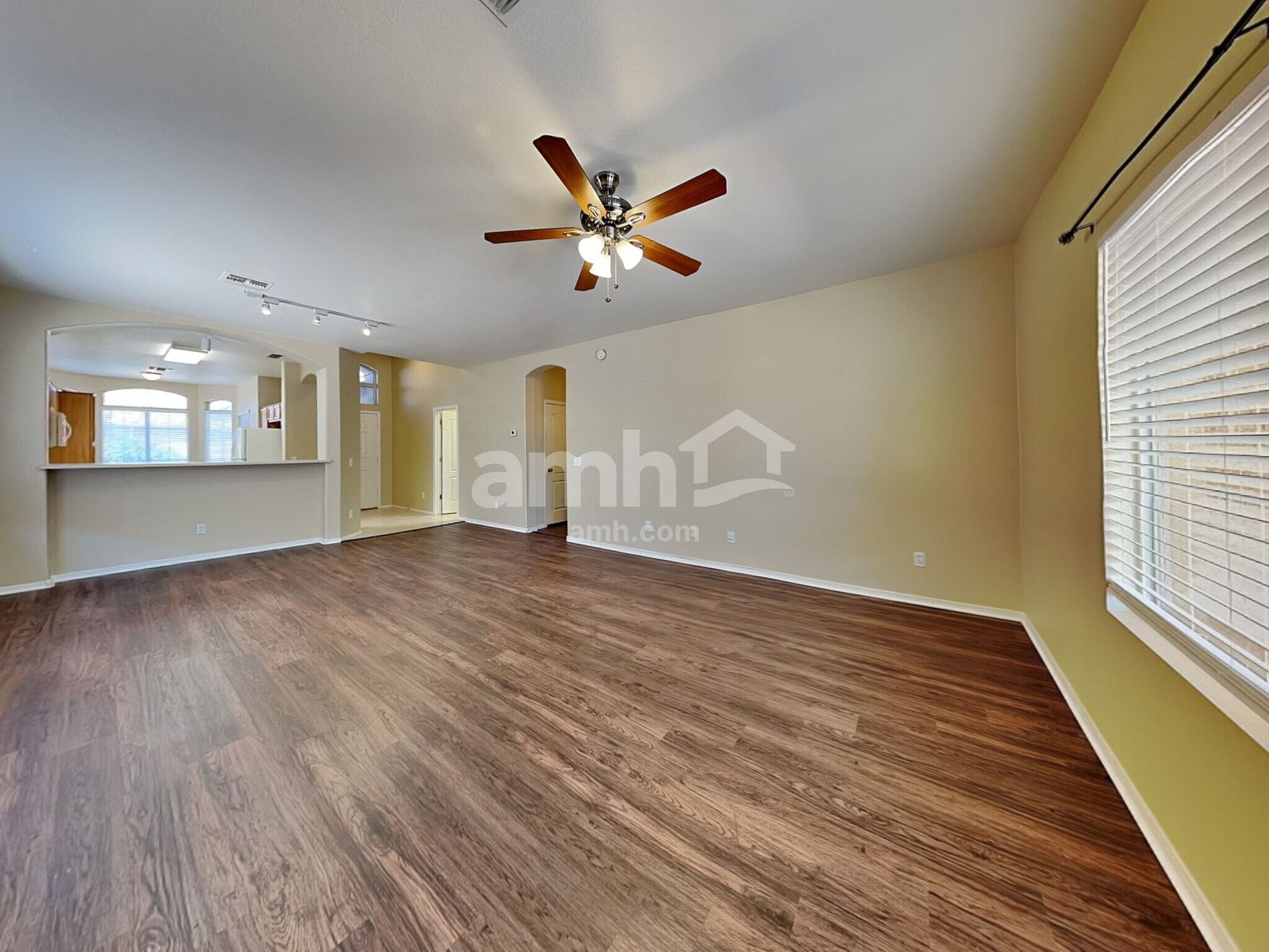 Building Photo - 14551 W Marcus Dr