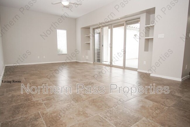Building Photo - 4200 Camelot Heights Dr