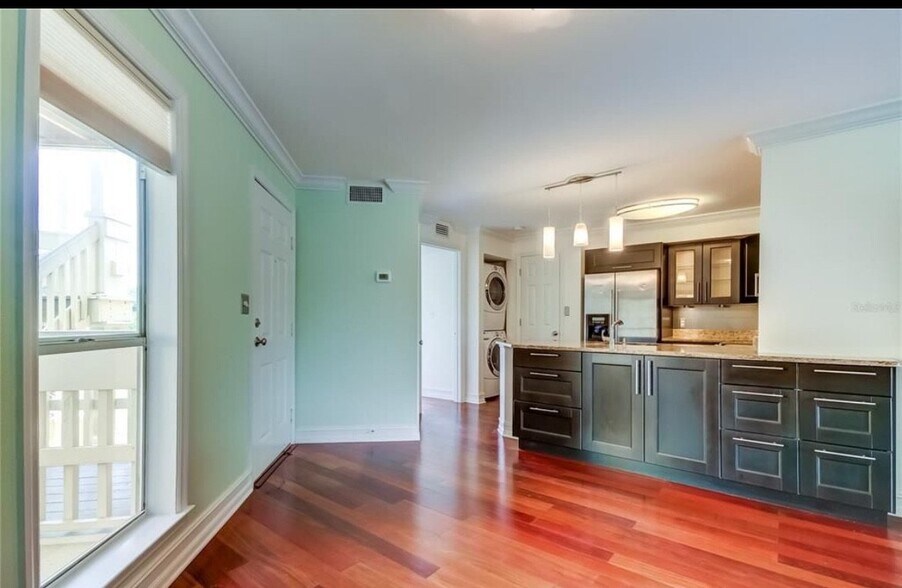 Building Photo - 115 112th Ave NE