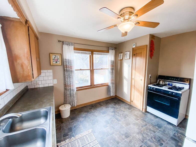 Building Photo - 2645 N 69th St