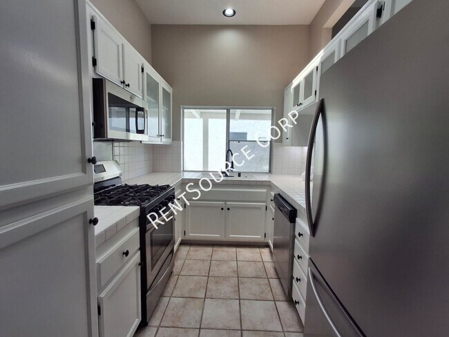 Building Photo - 23910 Clayton Ct
