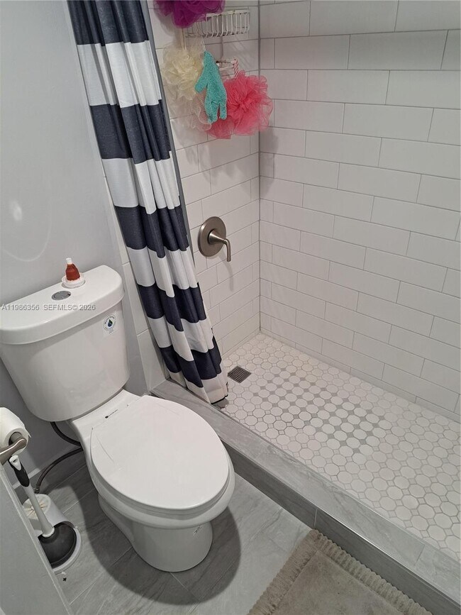 Building Photo - 9708 SW 138th Ave