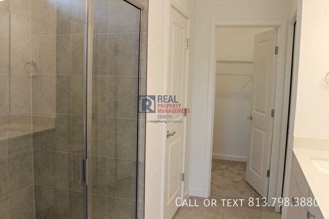 Building Photo - 11225 Sycamore Glen Loop