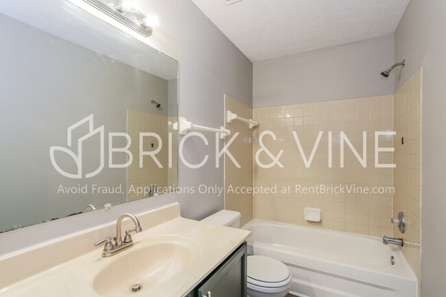 Building Photo - 5727 Sundial Dr