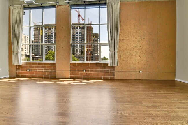 Building Photo - $3,100 - 2 Bed, 2 Bath Lofted Condo in Den...