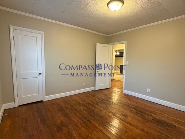 Building Photo - Your New Home Awaits! First Month Rent Free!!!