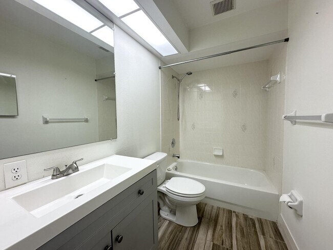 Building Photo - 2-bed, 2-bath Villa