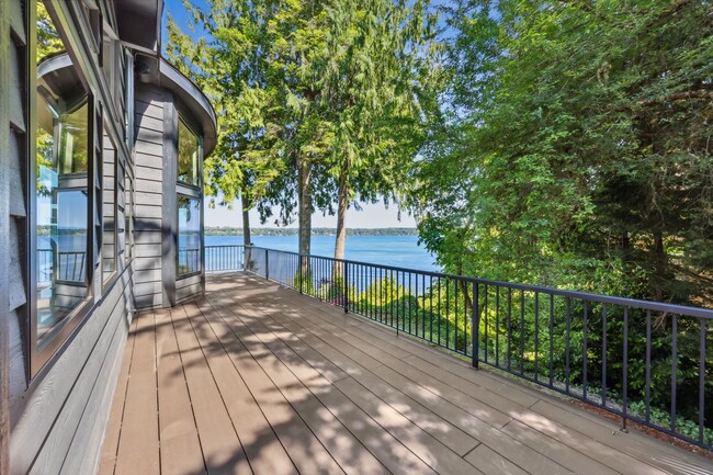 Building Photo - Stunning 3,146 Sq. Ft. Olympia Waterfront ...